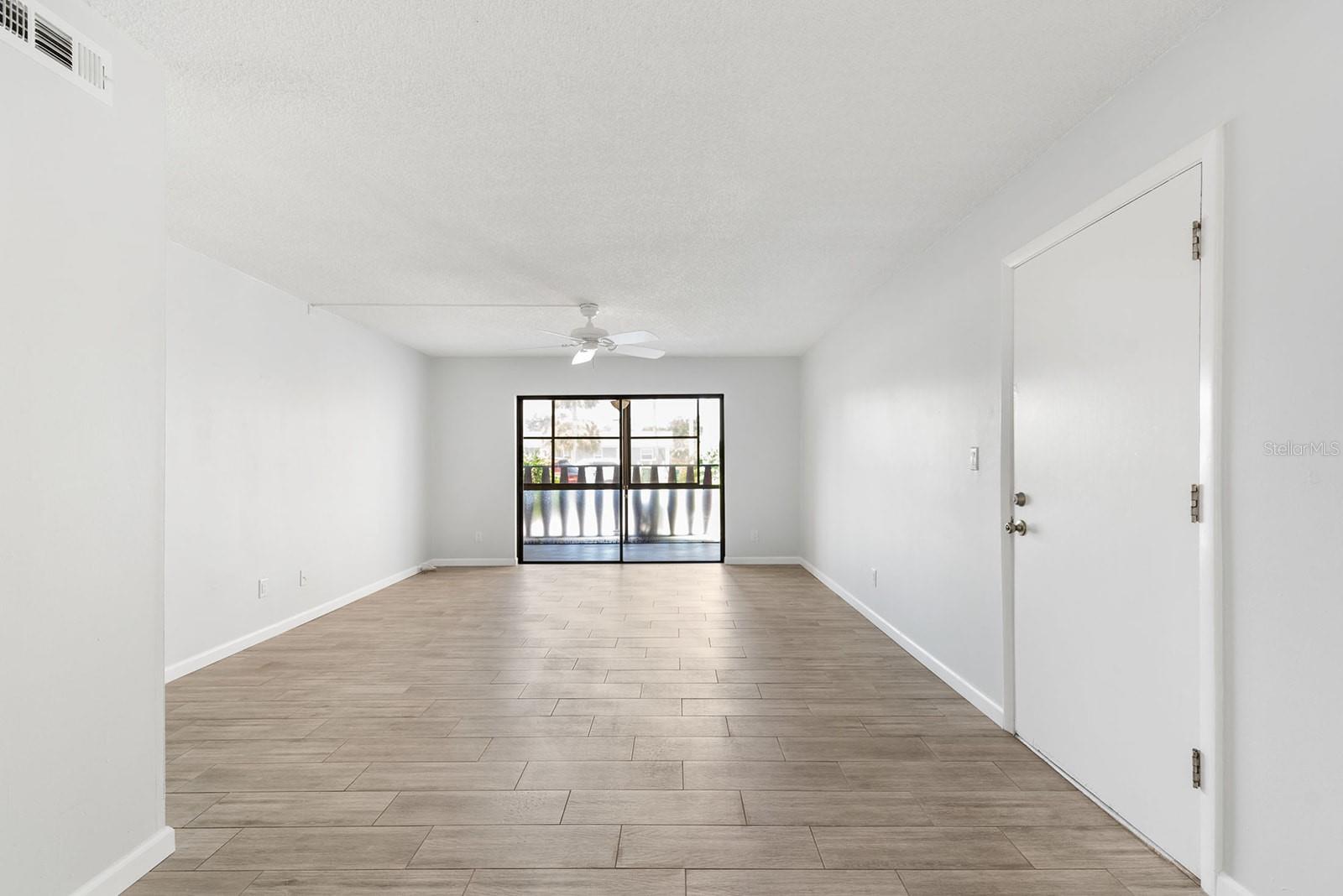 Image 5 of 44 For 78 Boundary Boulevard 192