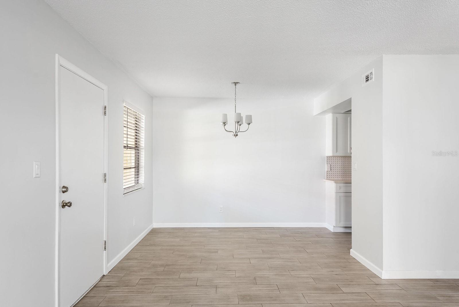 Image 7 of 44 For 78 Boundary Boulevard 192