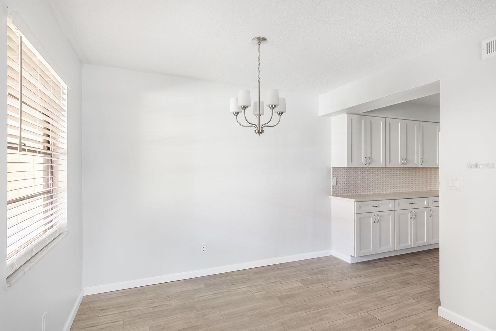 Image 8 of 44 For 78 Boundary Boulevard 192