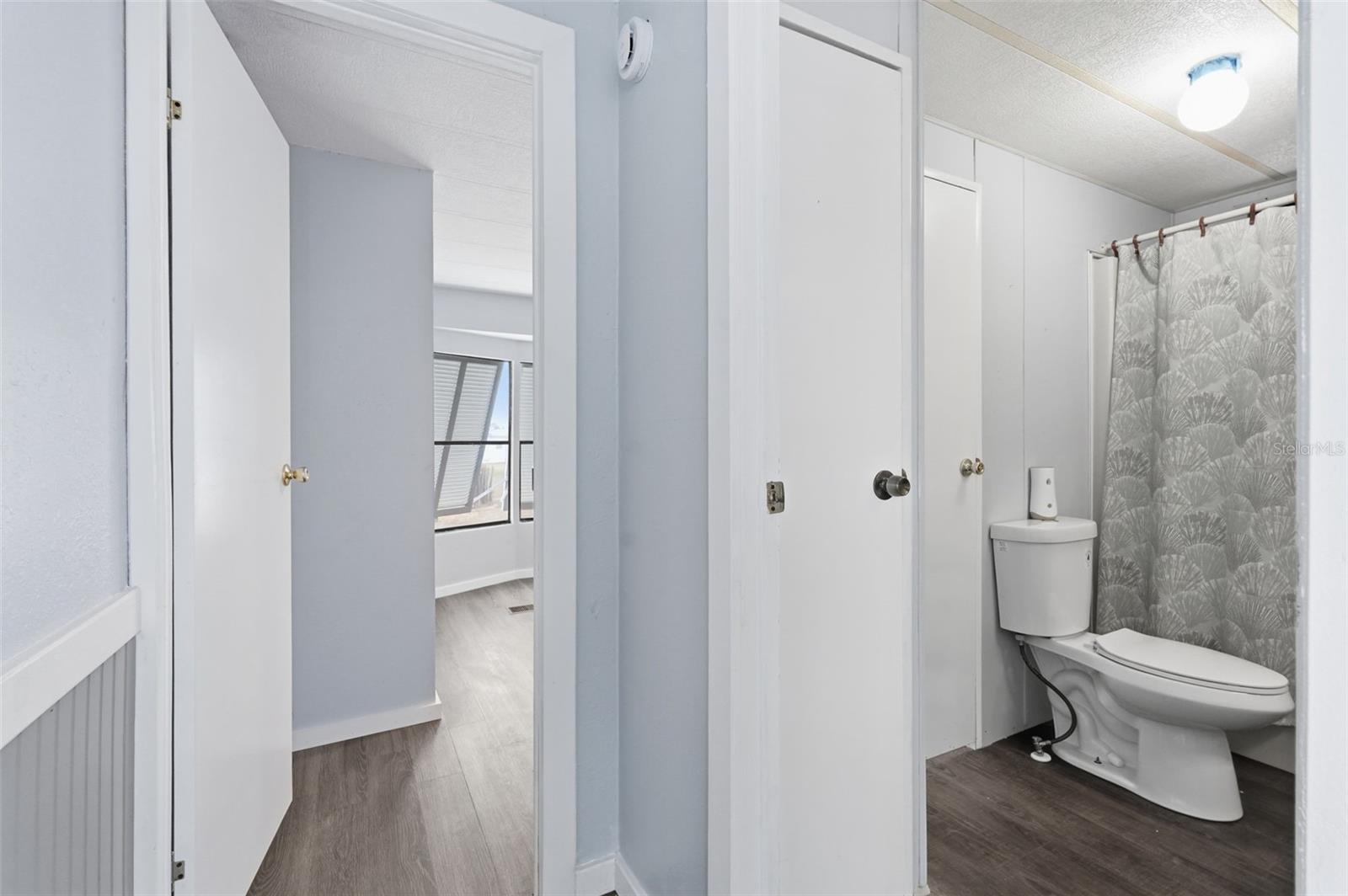 Image 22 of 43 For 5705 Holiday Park Boulevard