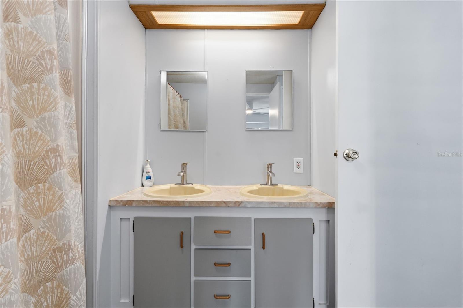 Image 24 of 43 For 5705 Holiday Park Boulevard