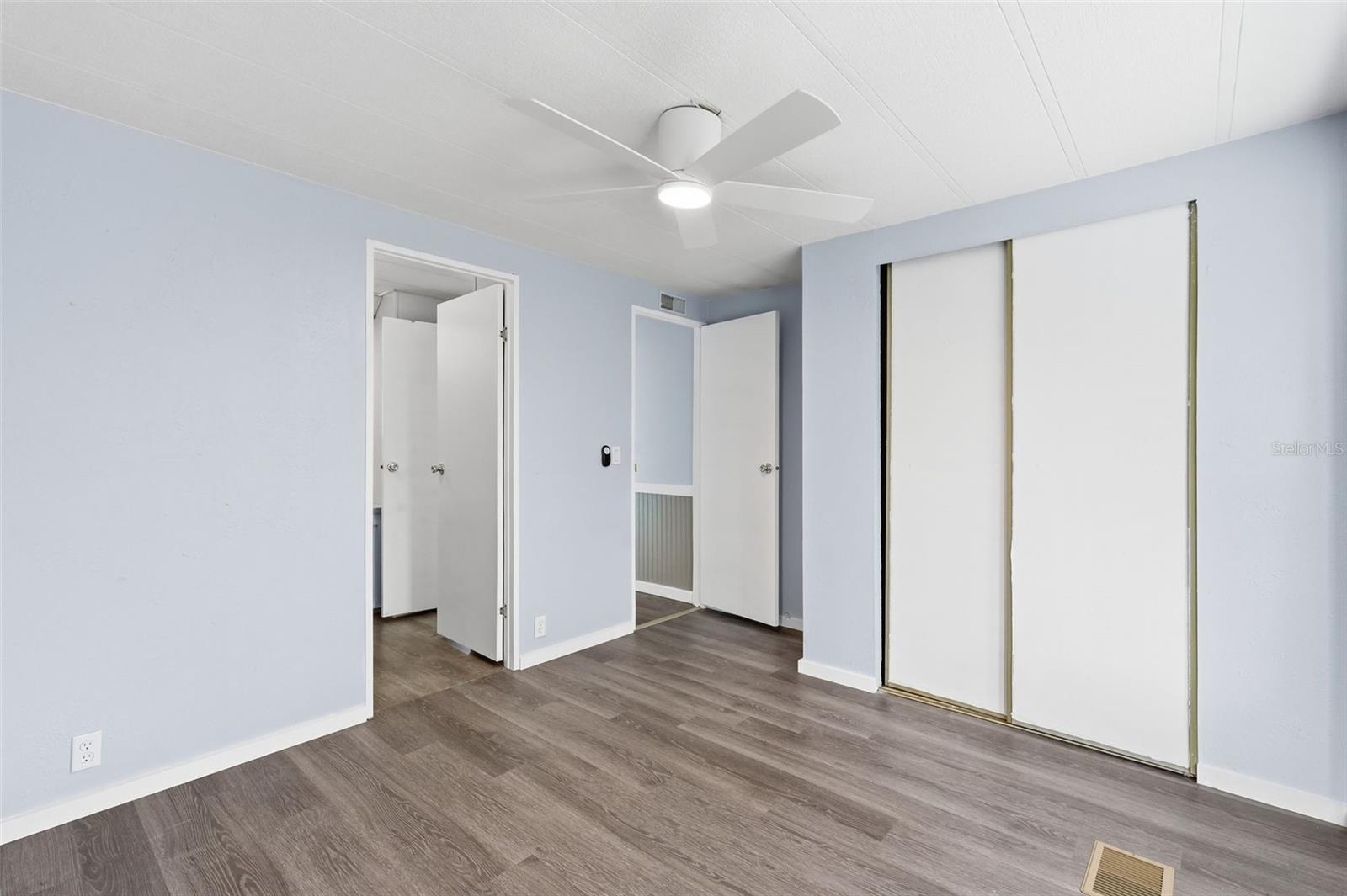 Image 26 of 43 For 5705 Holiday Park Boulevard