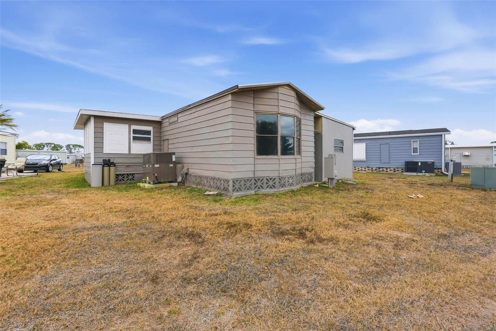 Image 32 of 43 For 5705 Holiday Park Boulevard