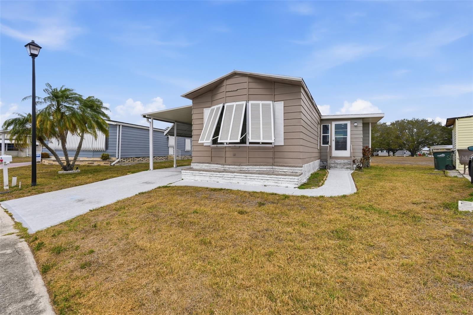 Image 5 of 43 For 5705 Holiday Park Boulevard