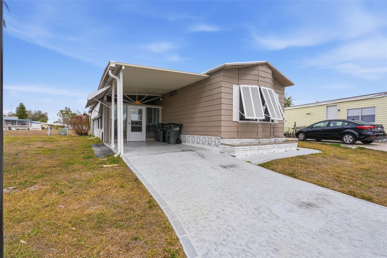 Image 6 of 43 For 5705 Holiday Park Boulevard