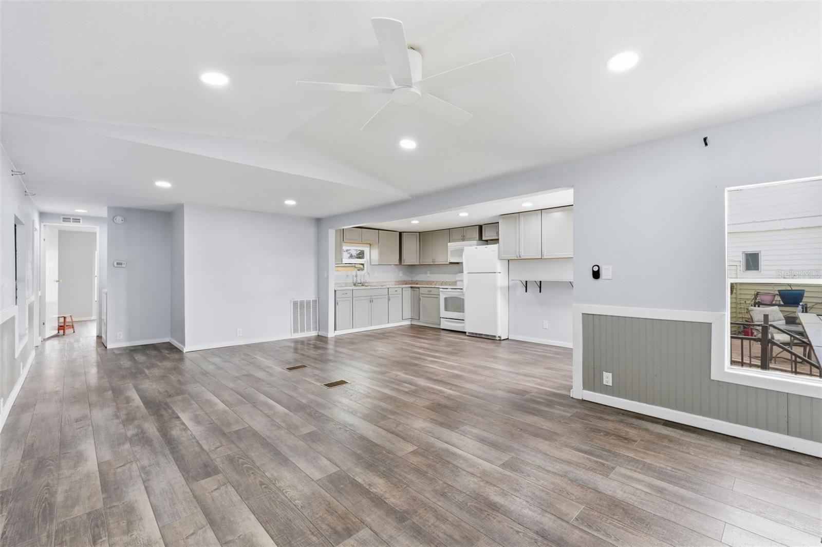 Image 7 of 43 For 5705 Holiday Park Boulevard