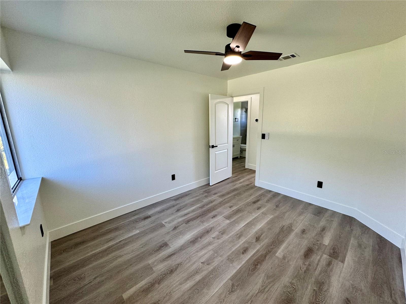 Image 14 of 22 For 325 Capatola St