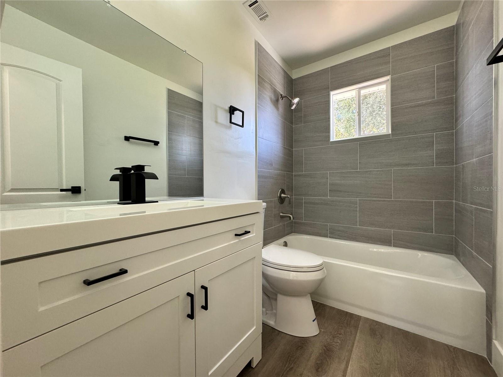 Image 15 of 22 For 325 Capatola St