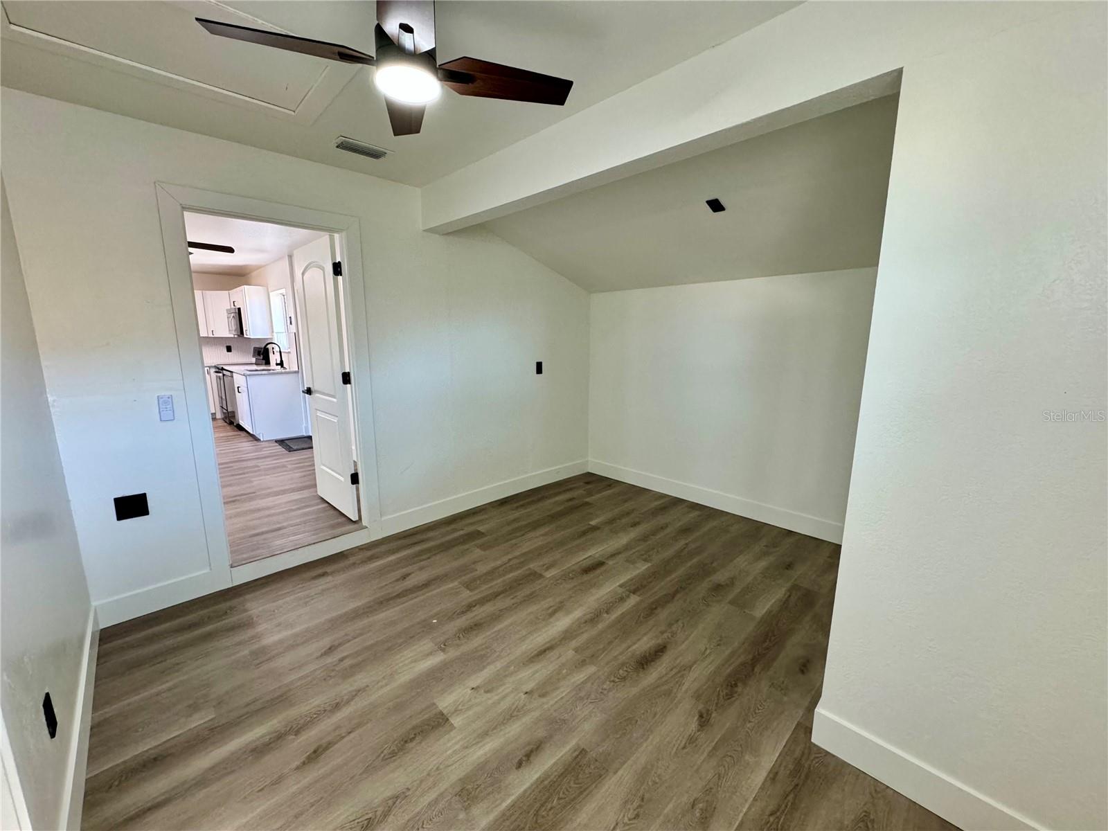 Image 18 of 22 For 325 Capatola St