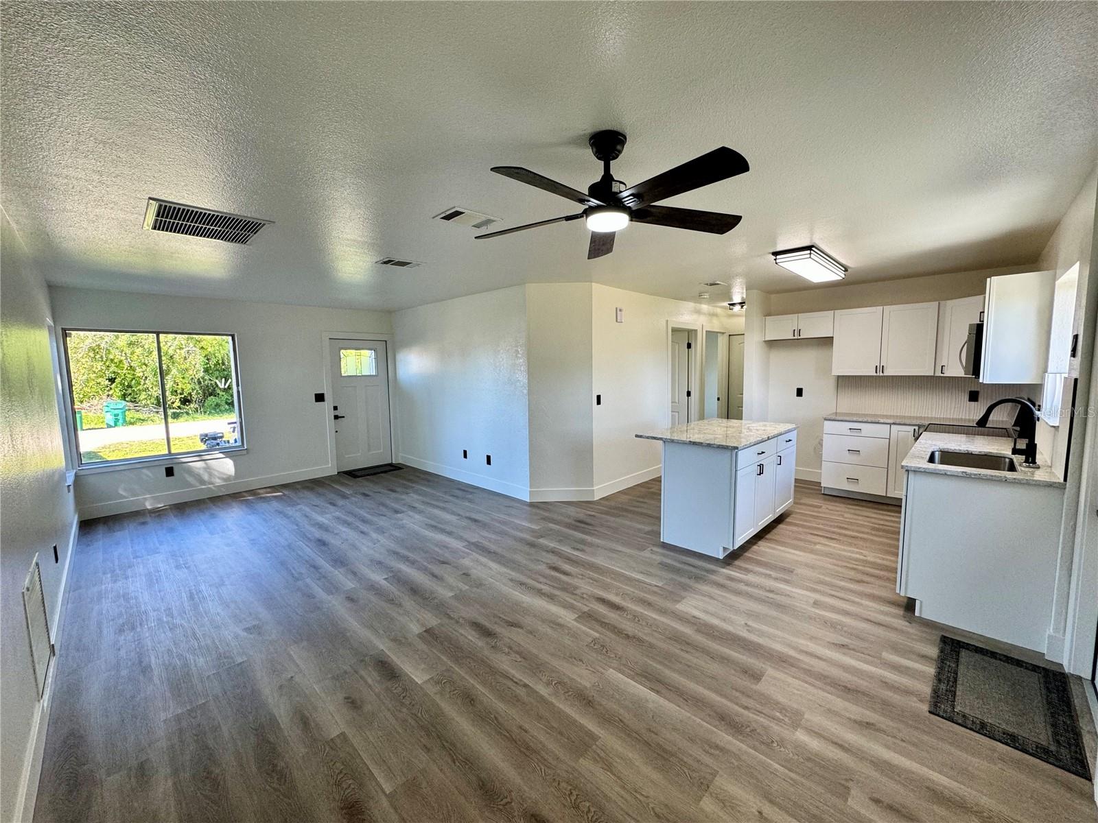 Image 2 of 22 For 325 Capatola St