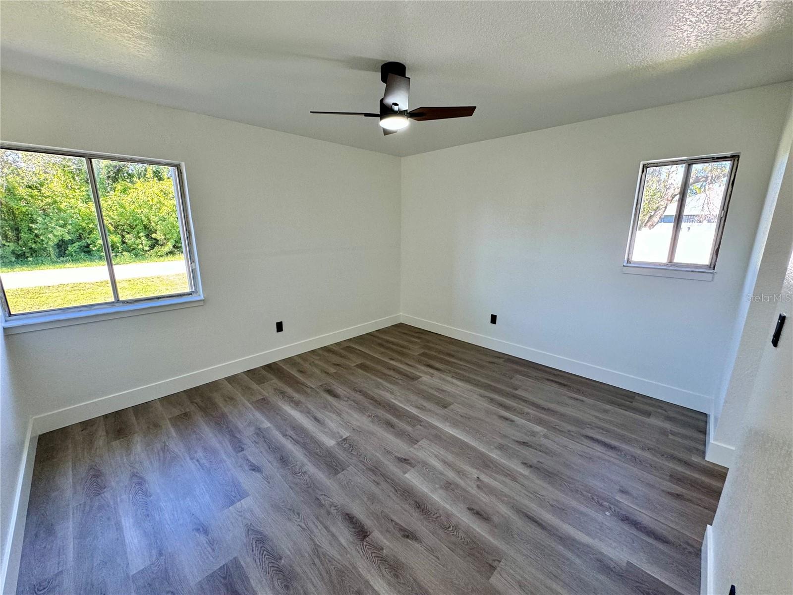 Image 9 of 22 For 325 Capatola St