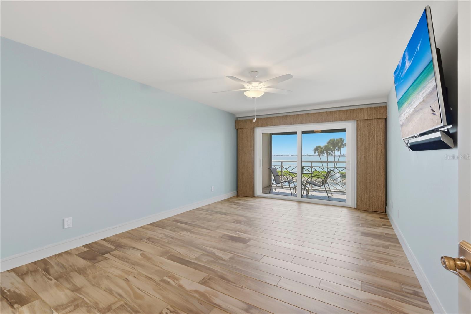 Image 17 of 68 For 11000 Placida Road 2602