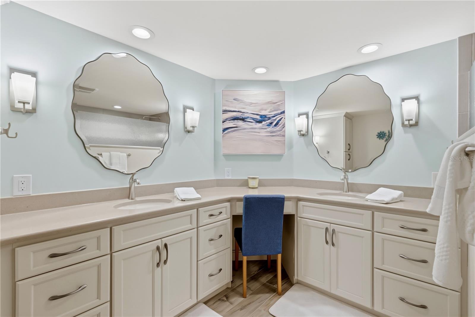 Image 24 of 68 For 11000 Placida Road 2602