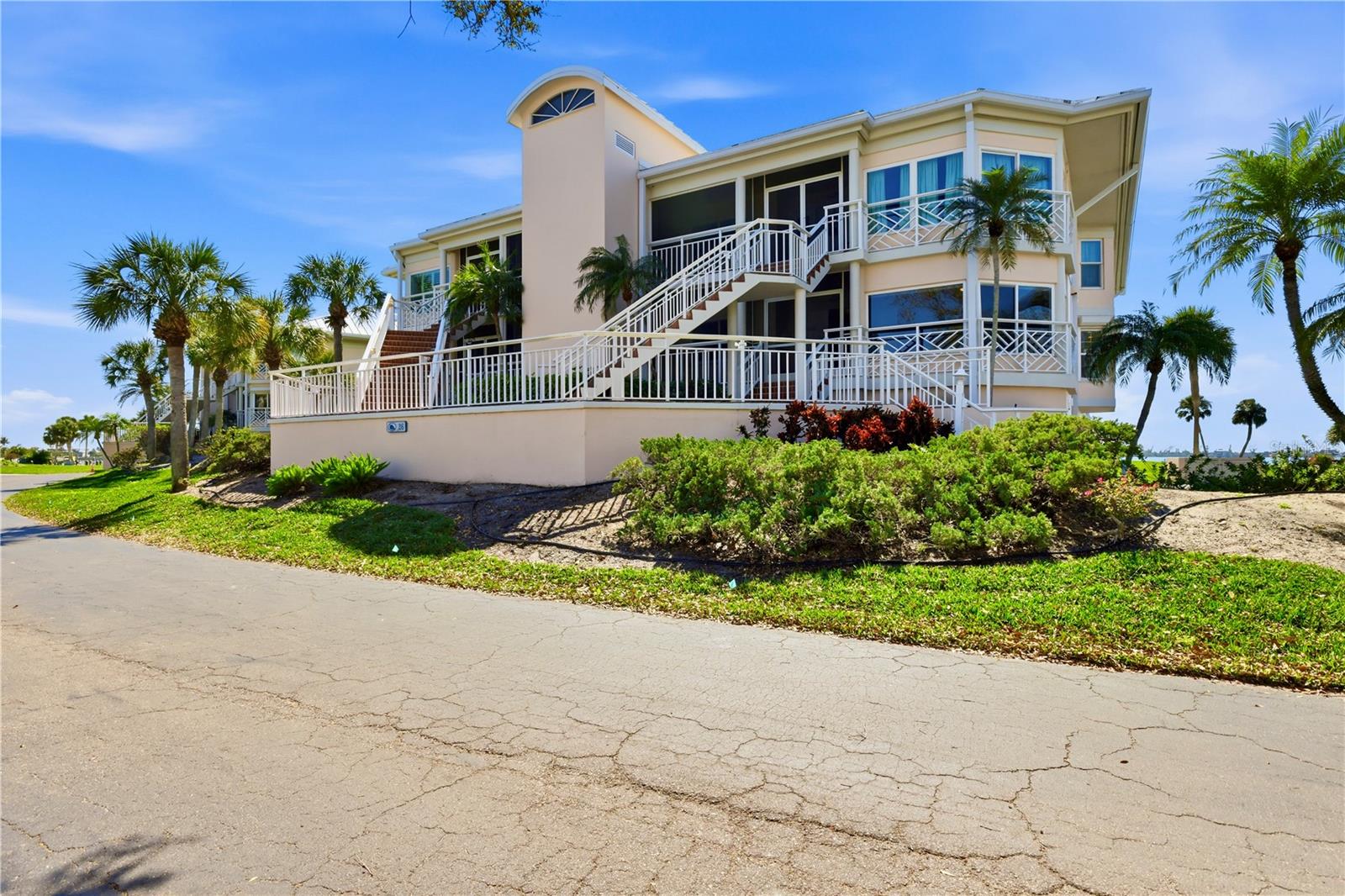 Image 33 of 68 For 11000 Placida Road 2602