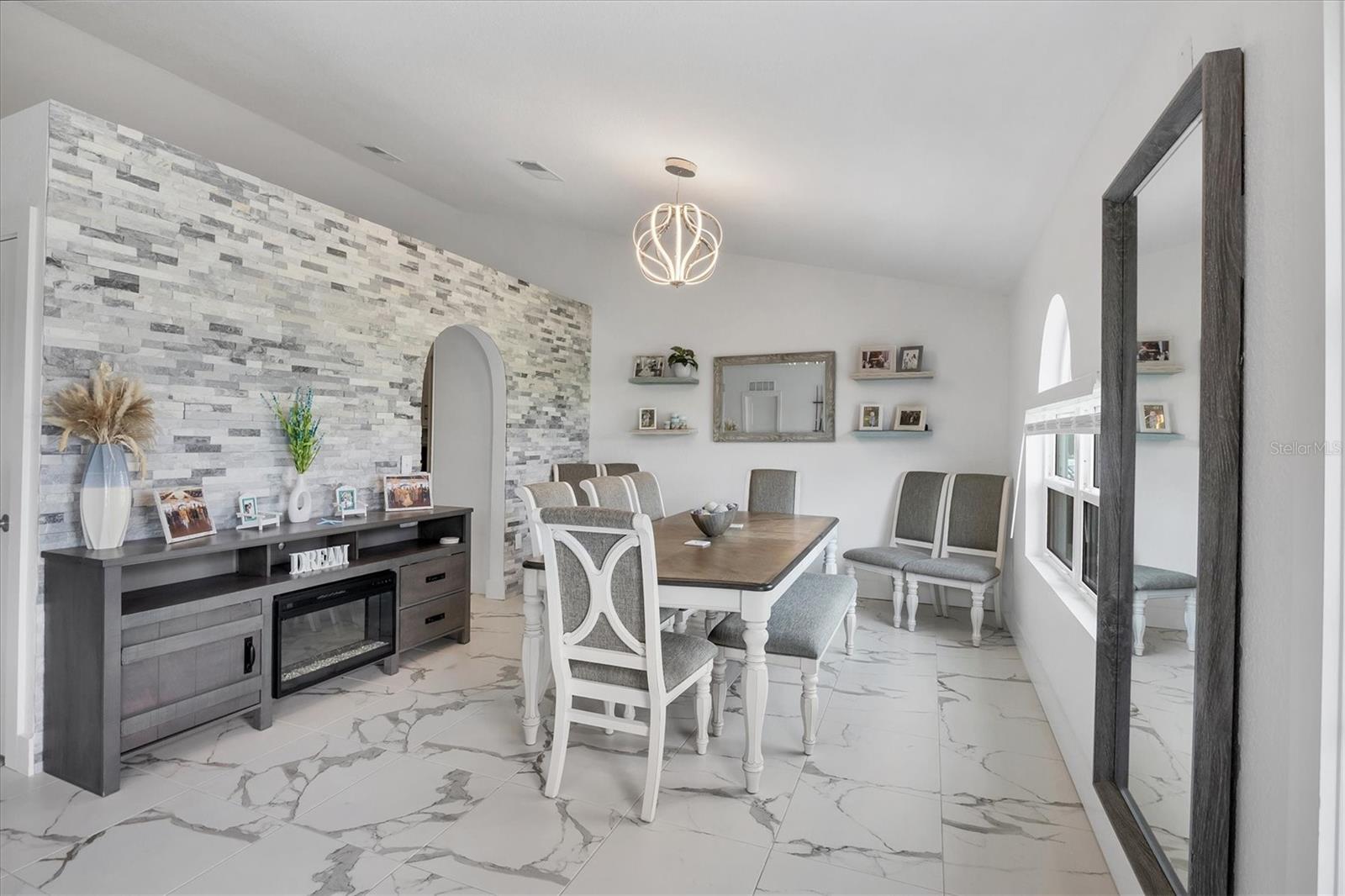 Image 10 of 39 For 14407 Appleton Boulevard