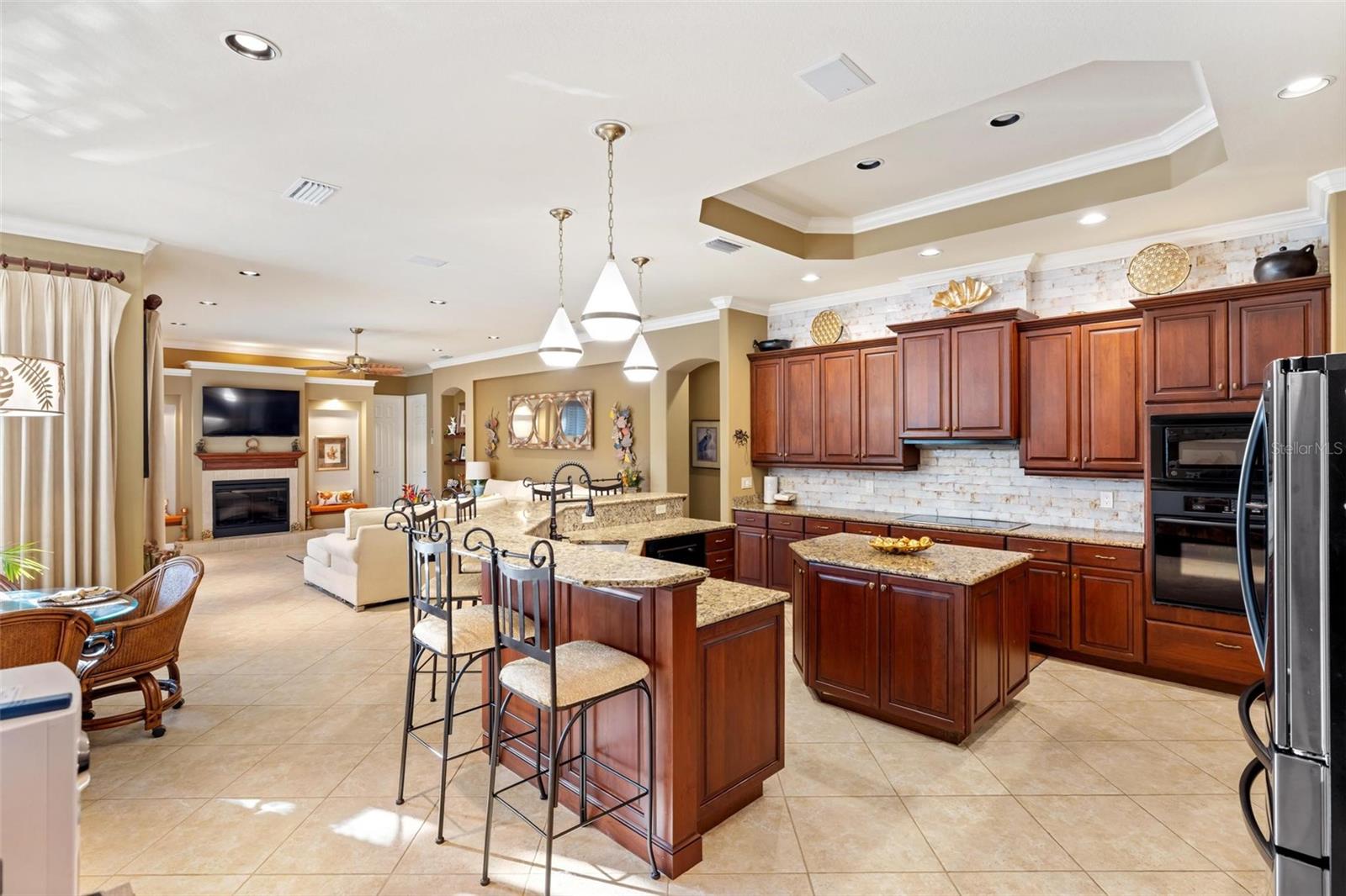 Image 26 of 92 For 1415 Bayshore Drive