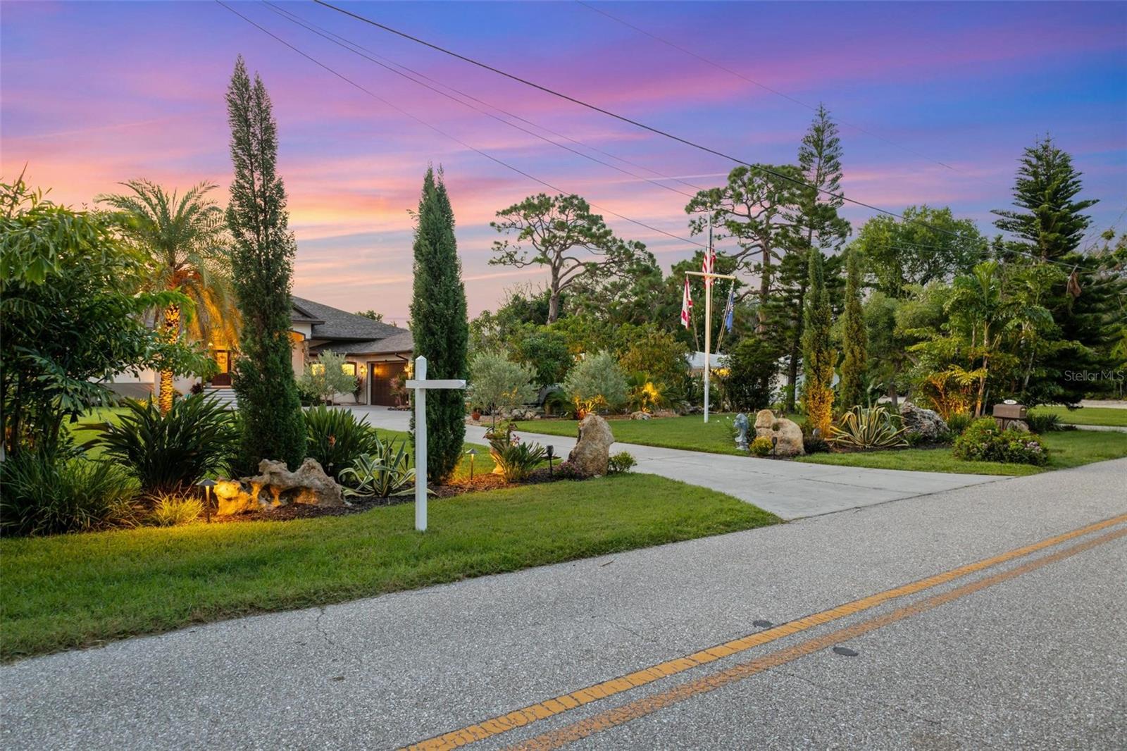 Image 8 of 92 For 1415 Bayshore Drive