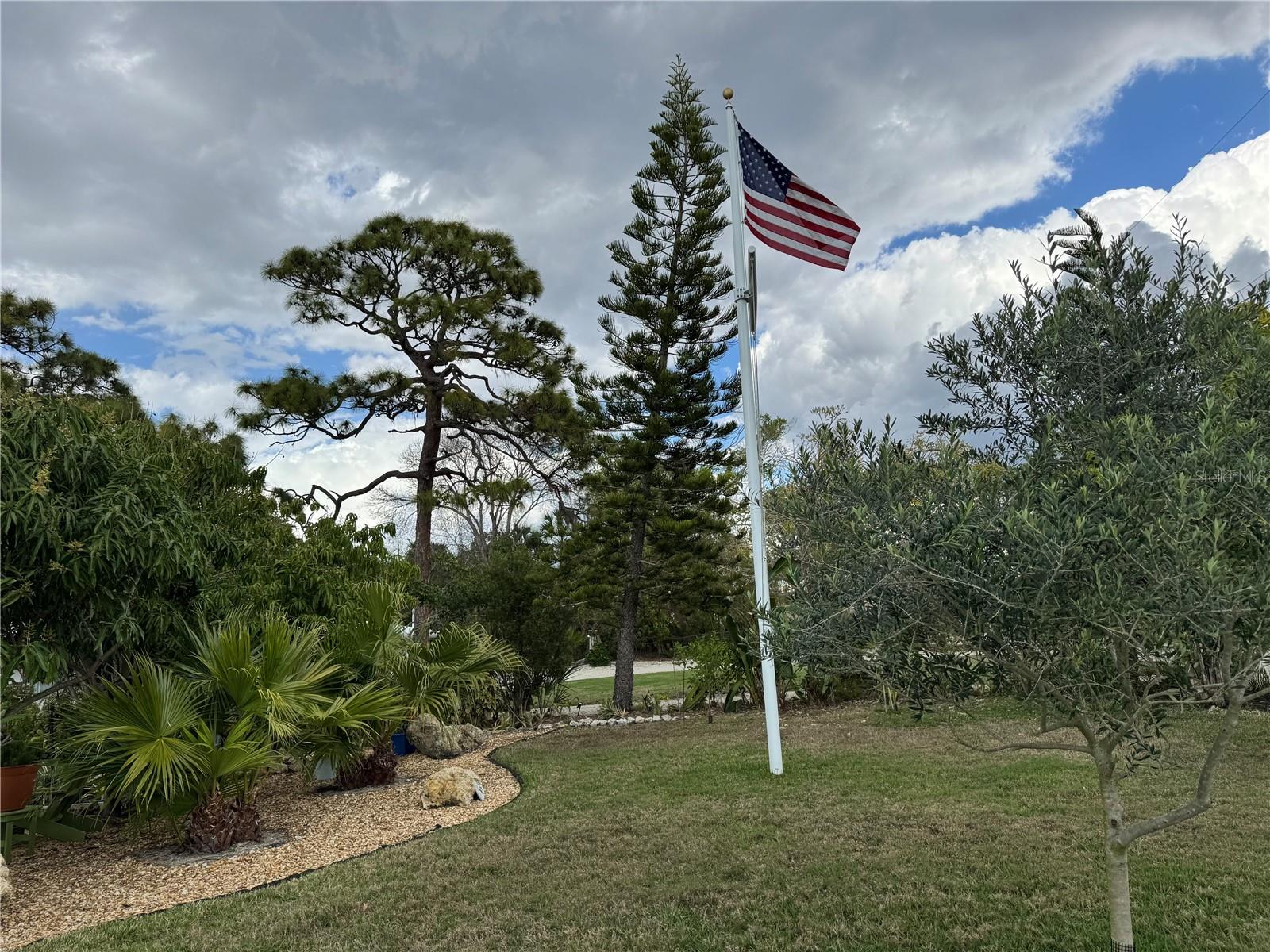 Image 84 of 92 For 1415 Bayshore Drive