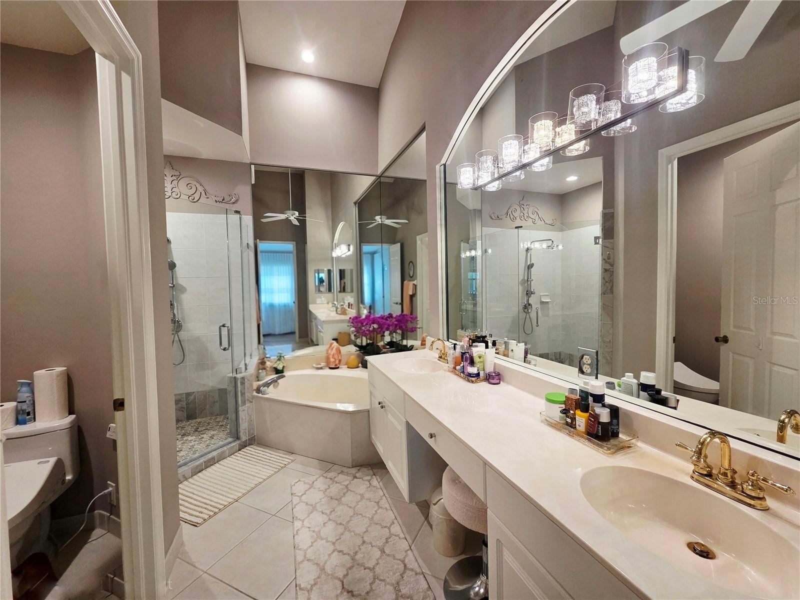 Image 12 of 34 For 6775 Huntington Lakes Circle 202