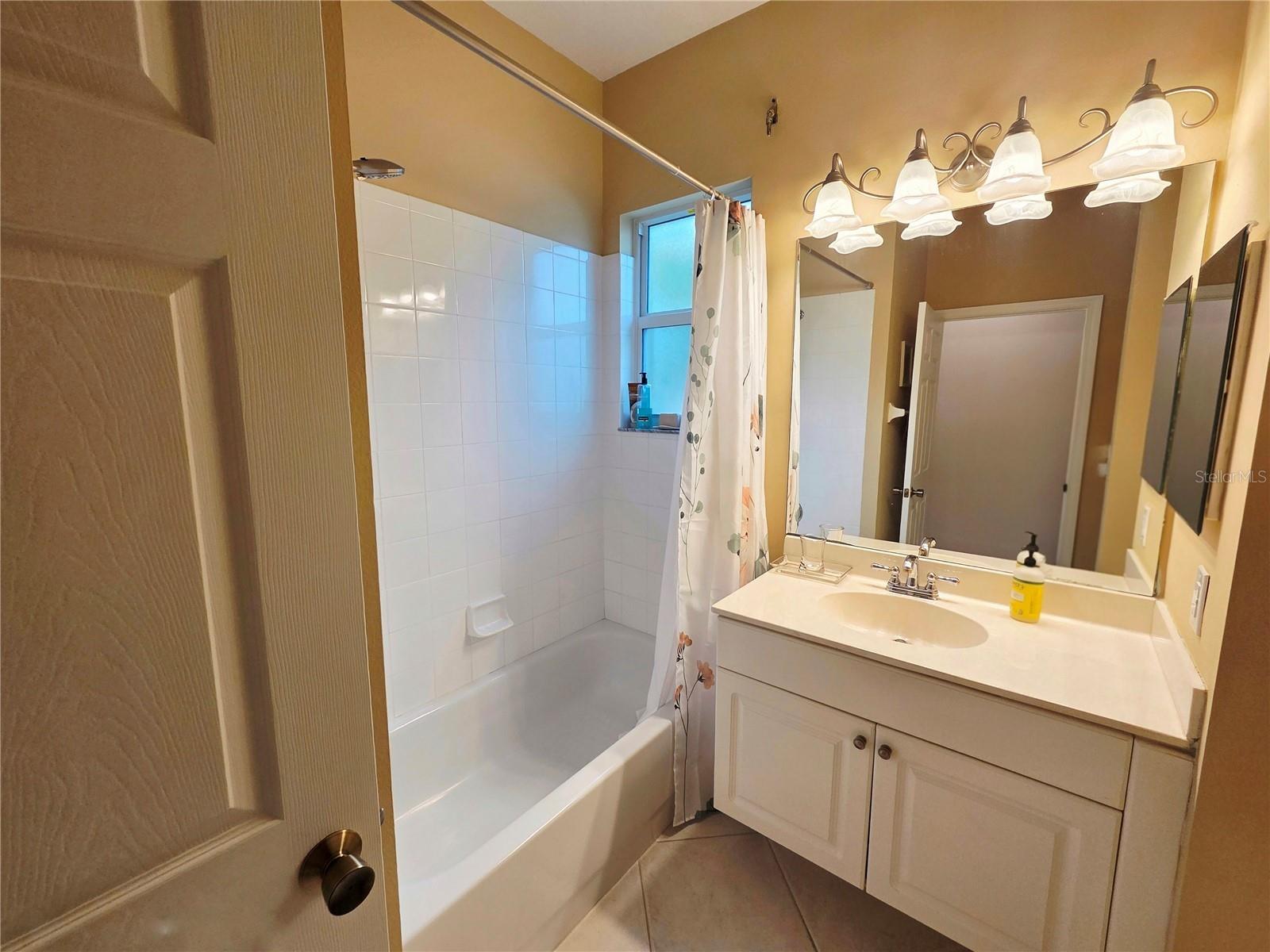 Image 16 of 34 For 6775 Huntington Lakes Circle 202