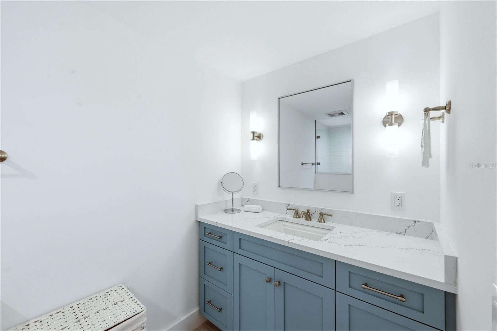 Image 23 of 42 For 5000 Gasparilla Road 56a