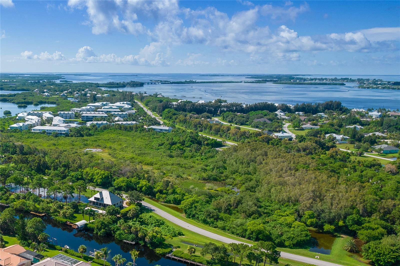 Image 10 of 15 For 10160 Creekside Drive