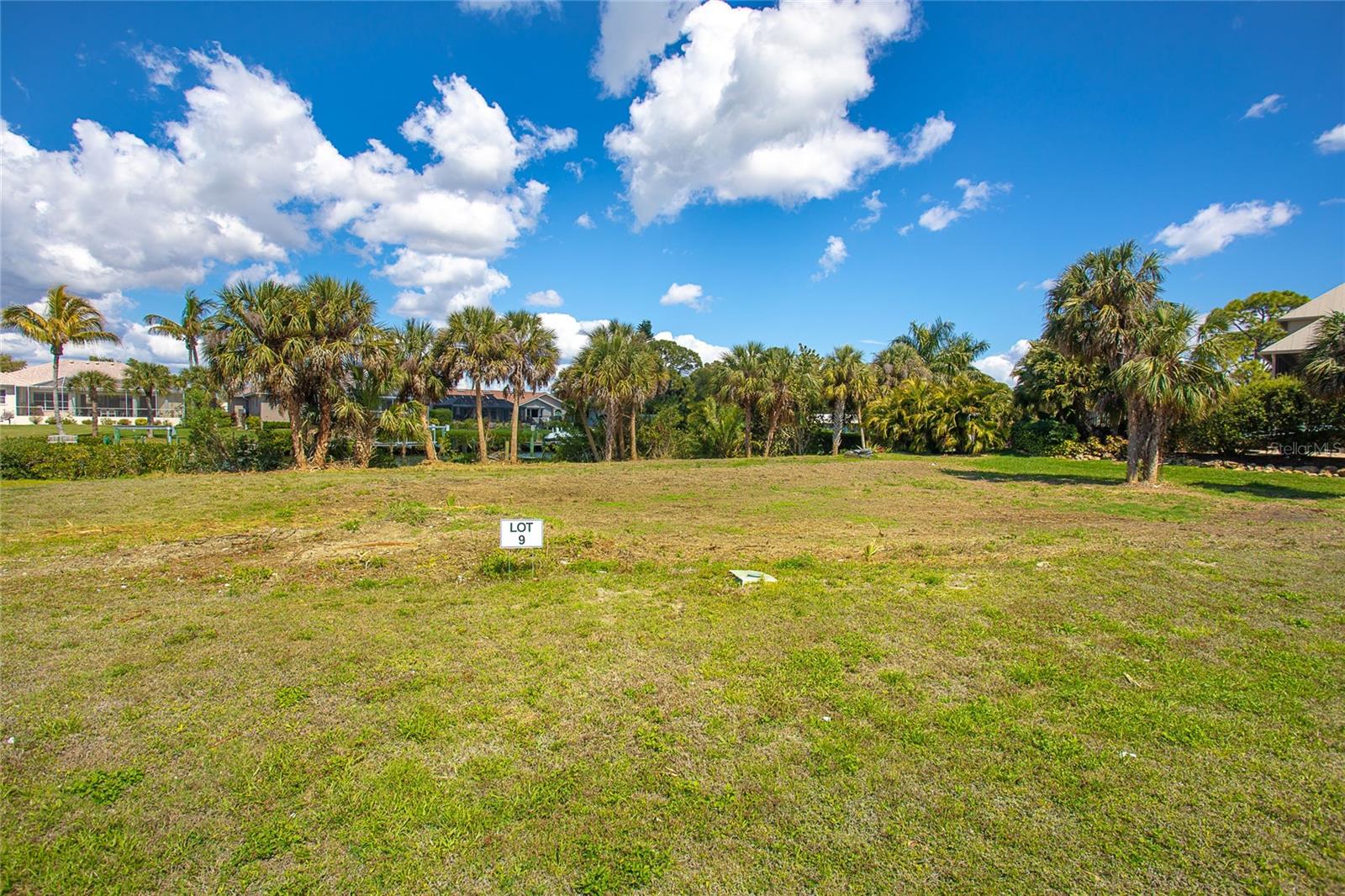 Image 11 of 15 For 10160 Creekside Drive