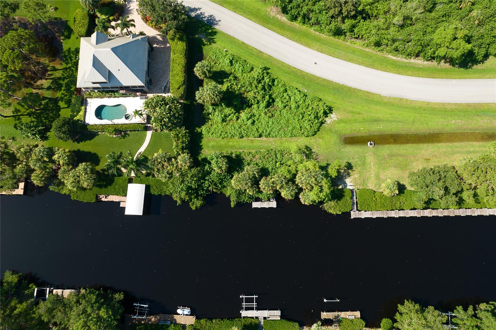 Image 8 of 15 For 10160 Creekside Drive