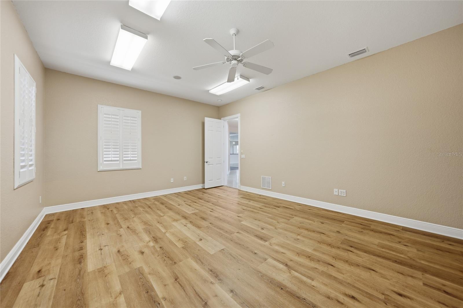 Image 45 of 91 For 534 Canal Way