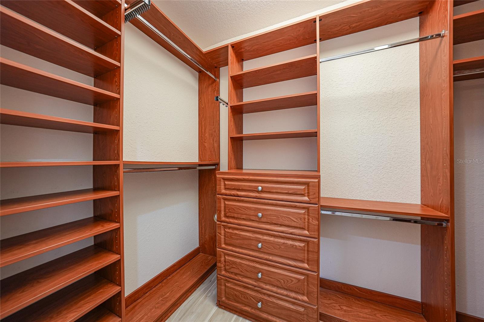 Image 58 of 91 For 534 Canal Way