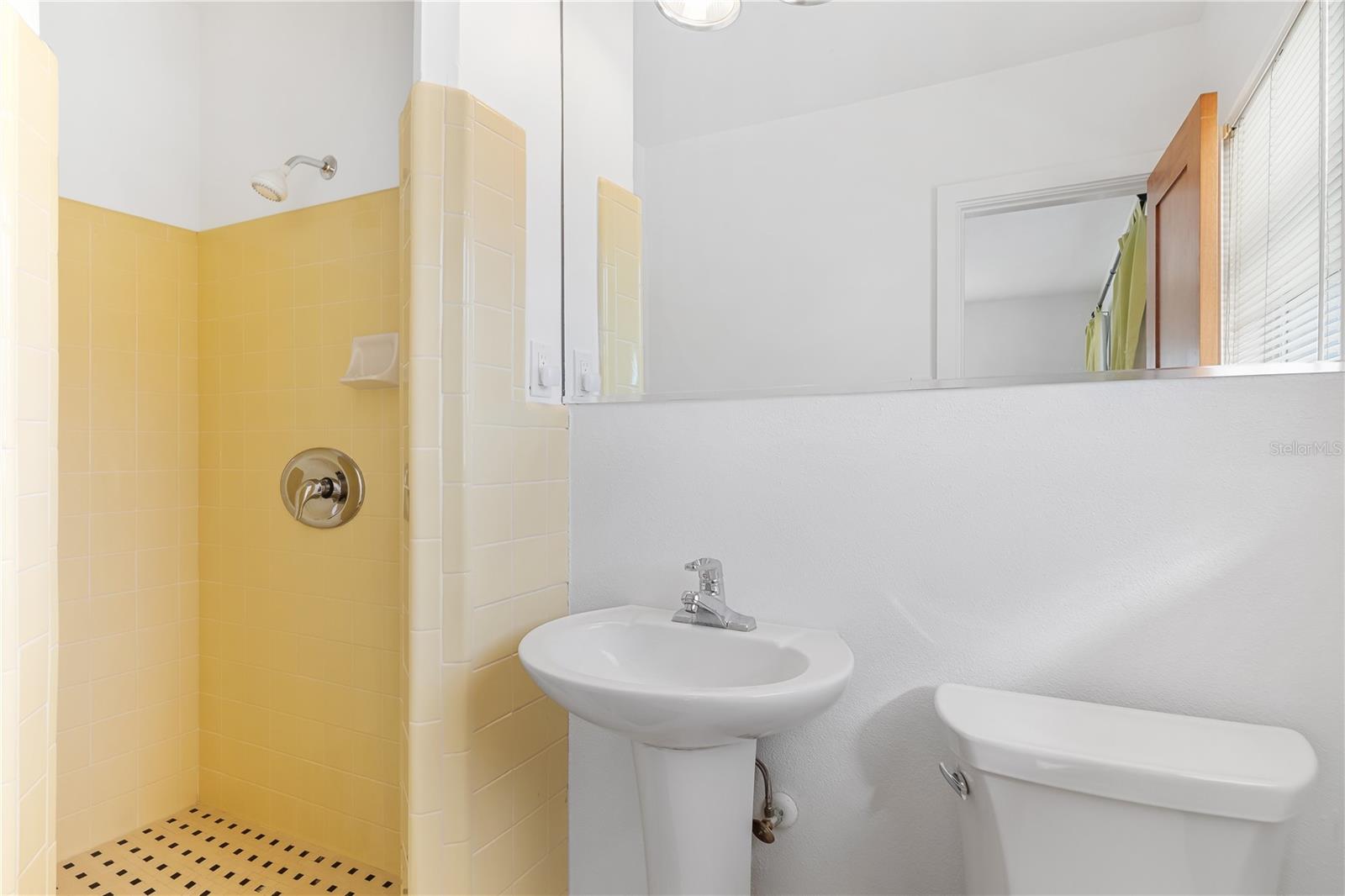 Image 14 of 23 For 320 Gasparilla Street