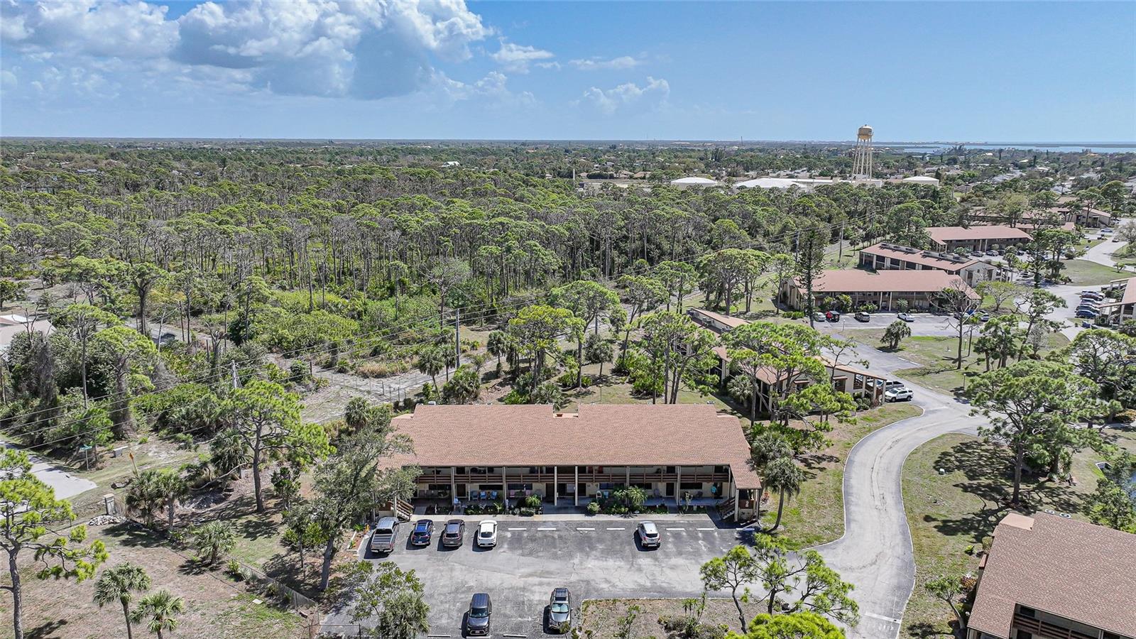 Image 25 of 43 For 9 Quails Run Boulevard 12