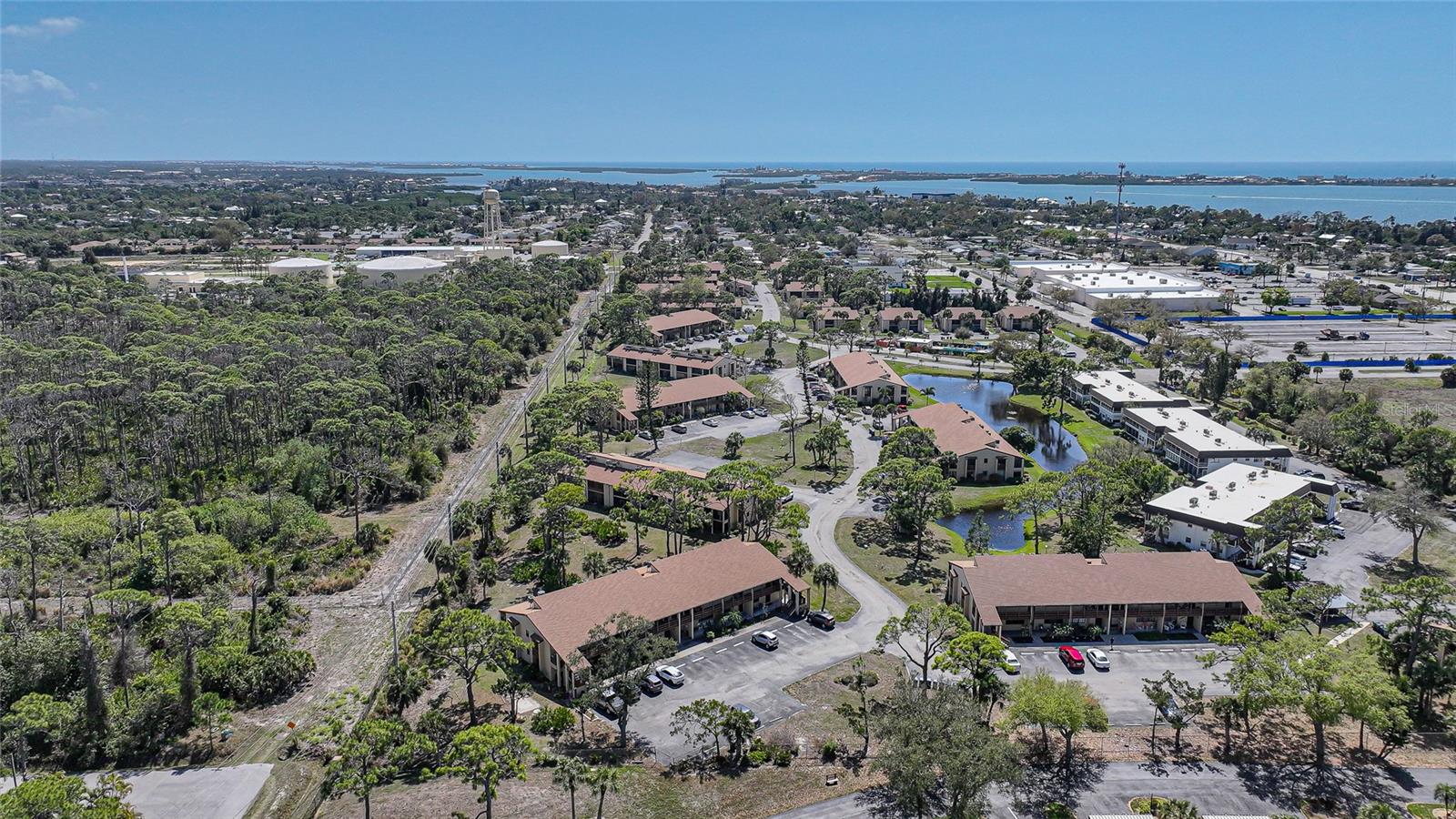 Image 27 of 43 For 9 Quails Run Boulevard 12