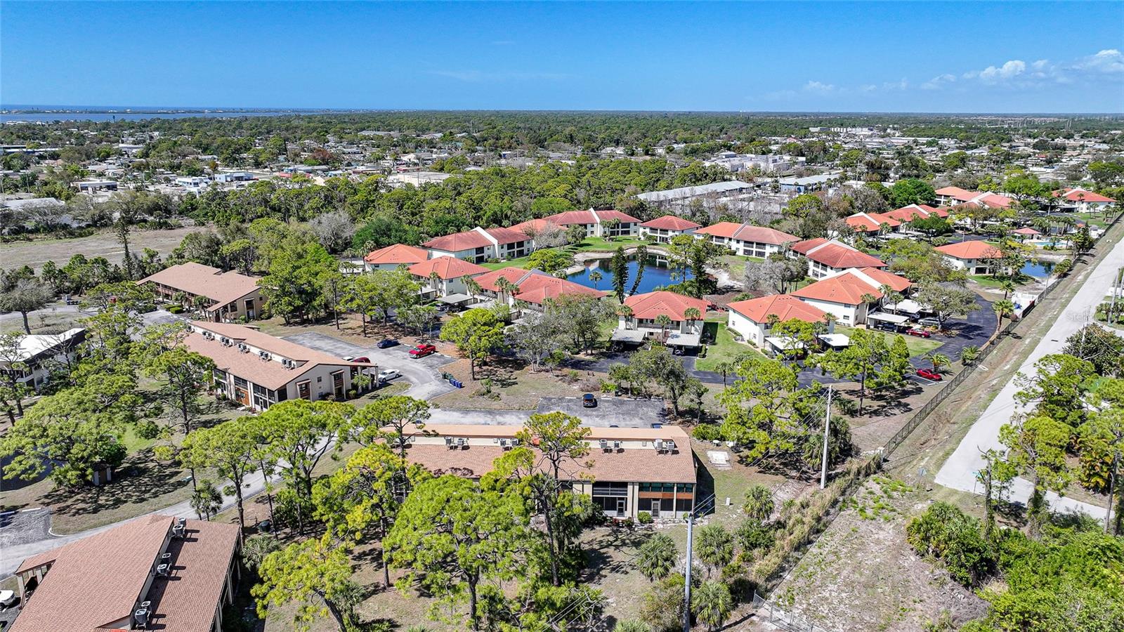 Image 29 of 43 For 9 Quails Run Boulevard 12