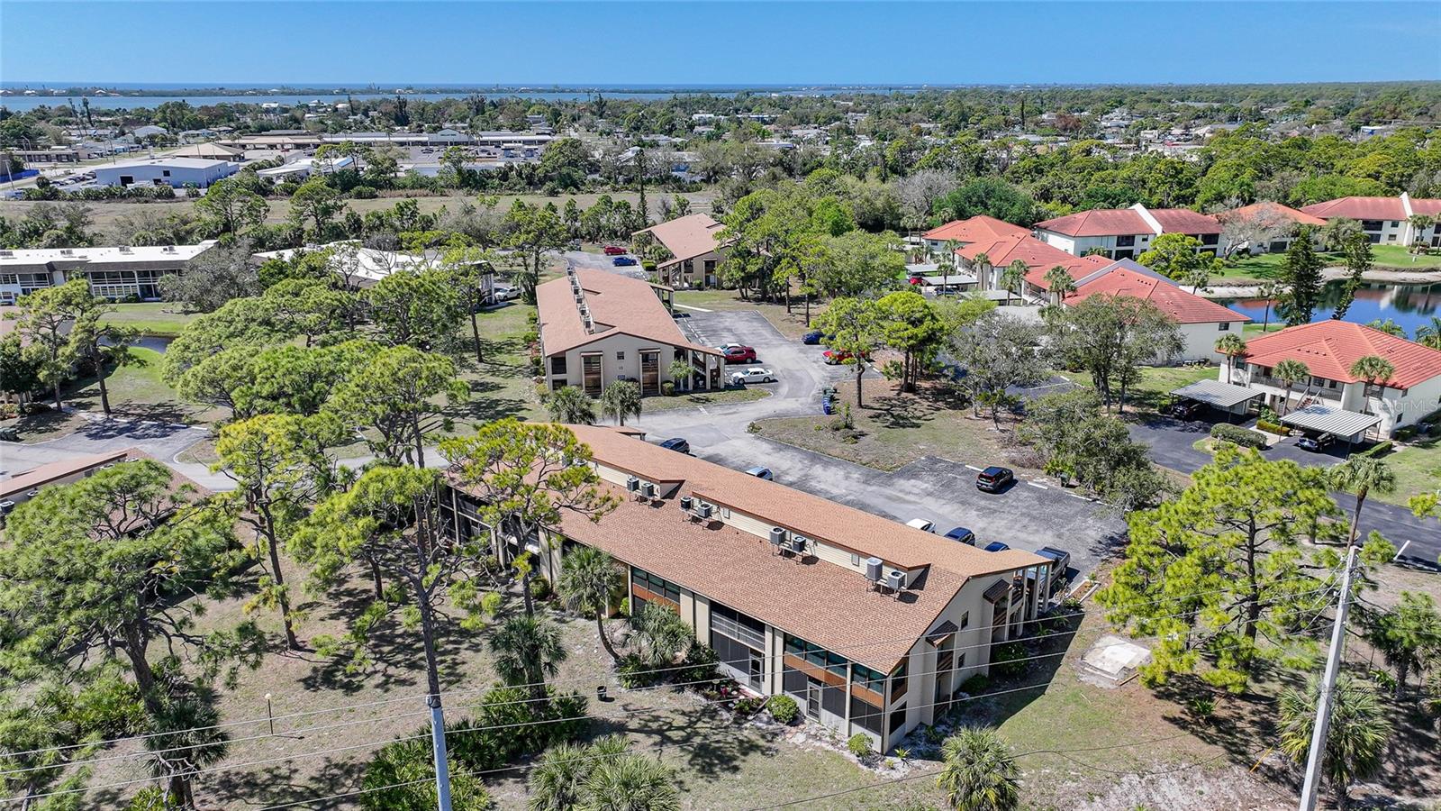 Image 31 of 43 For 9 Quails Run Boulevard 12