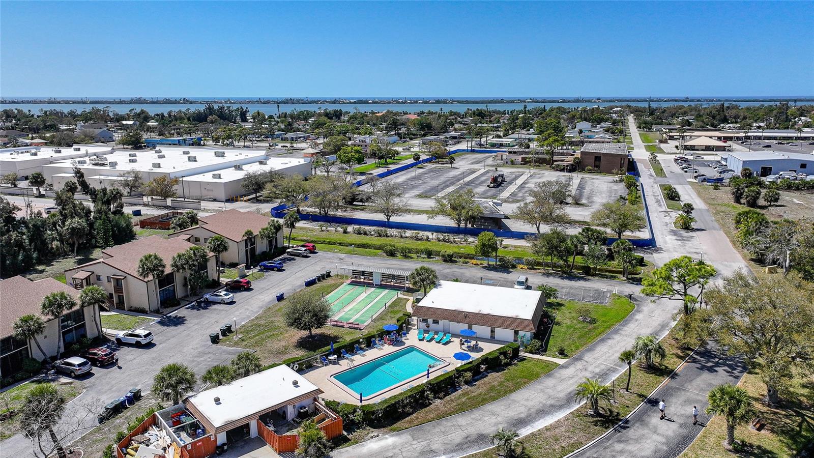 Image 34 of 43 For 9 Quails Run Boulevard 12