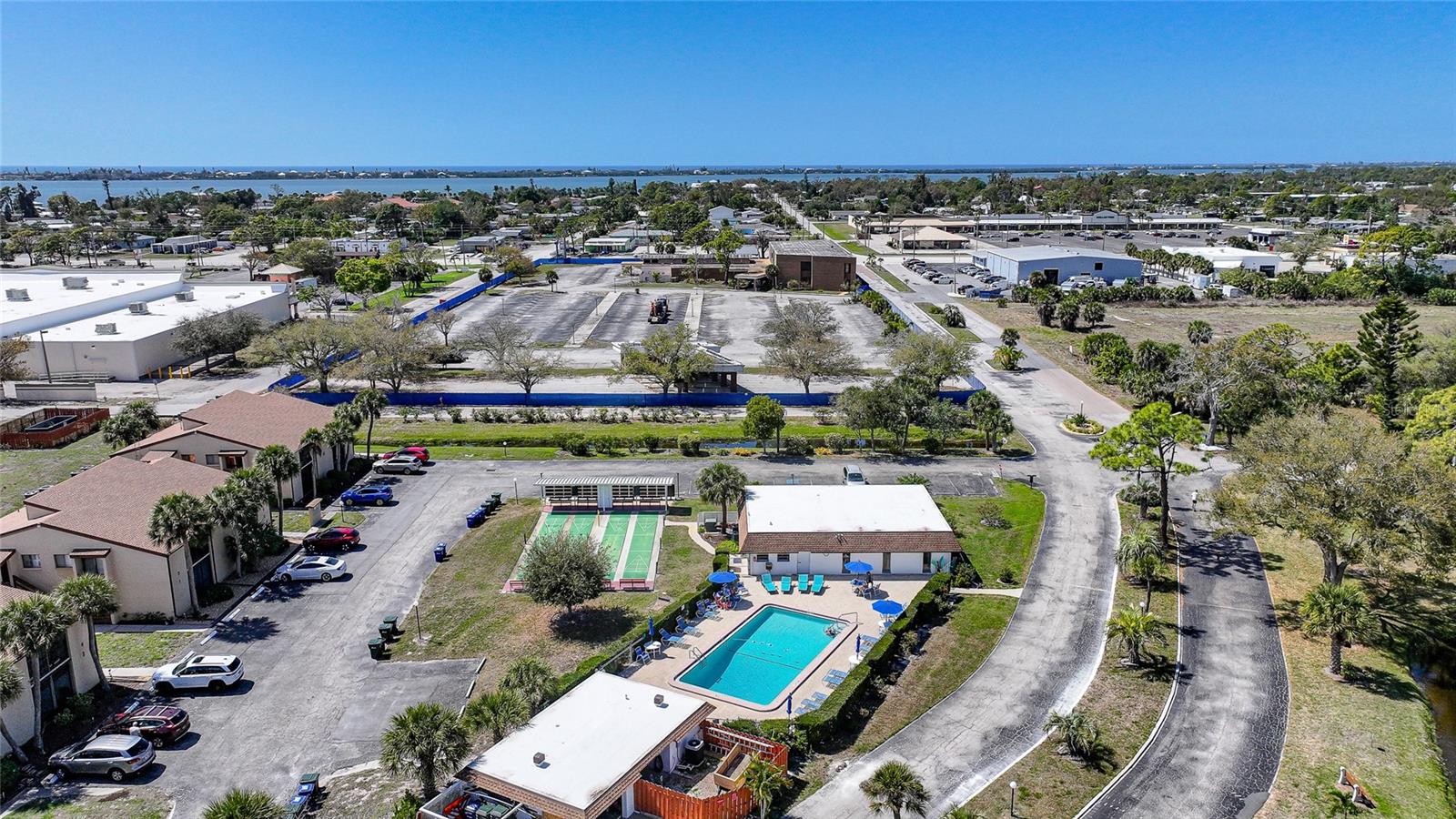 Image 35 of 43 For 9 Quails Run Boulevard 12