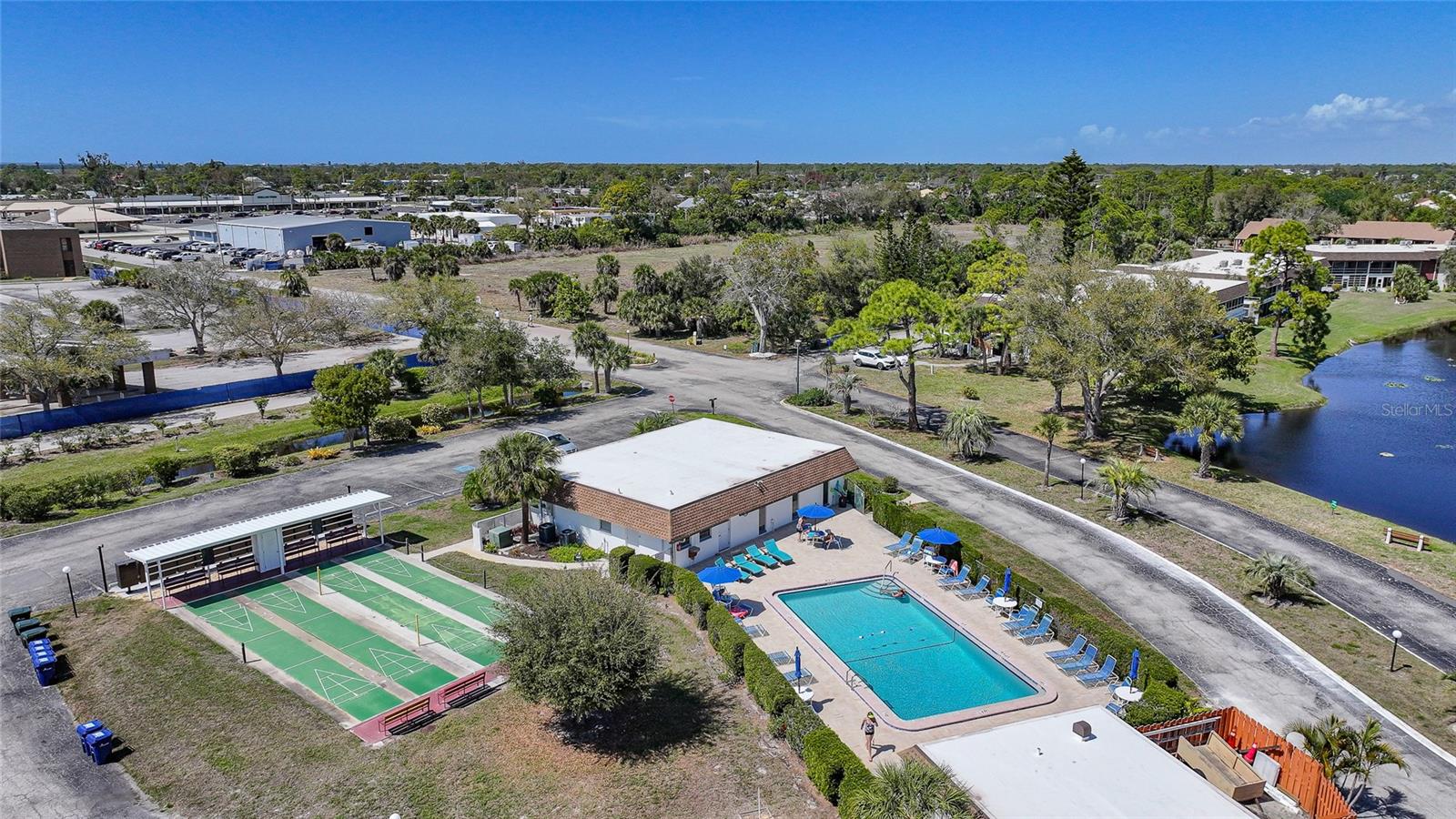 Image 37 of 43 For 9 Quails Run Boulevard 12