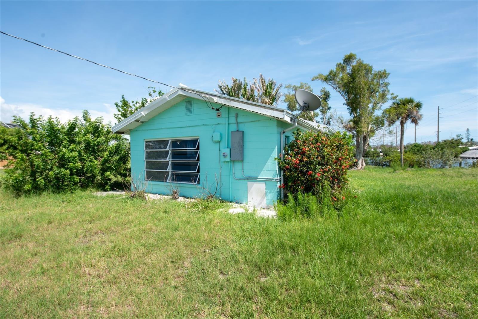 Image 17 of 18 For 1695 Manor Road