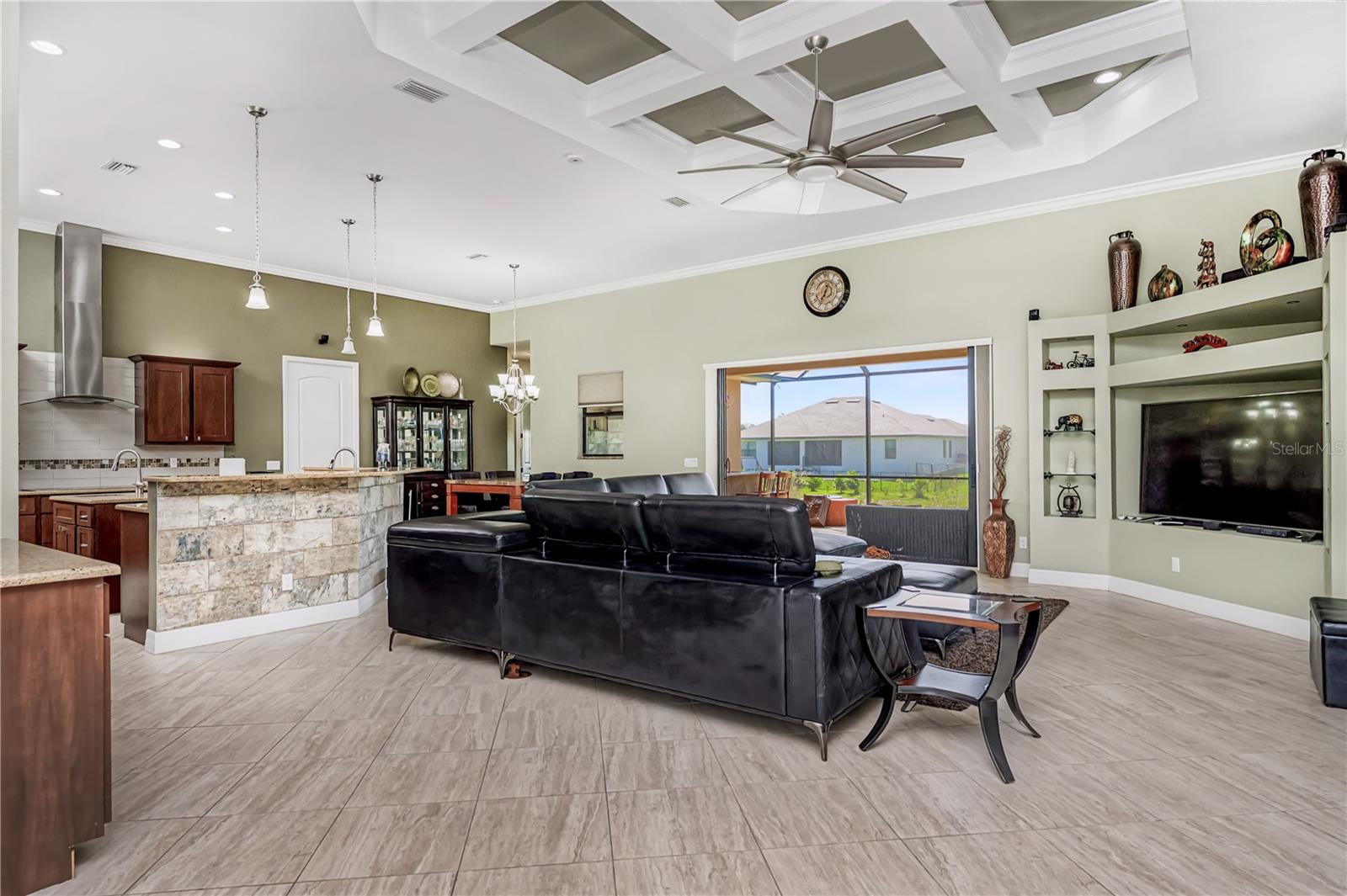 Image 10 of 72 For 174 Rotonda Boulevard E