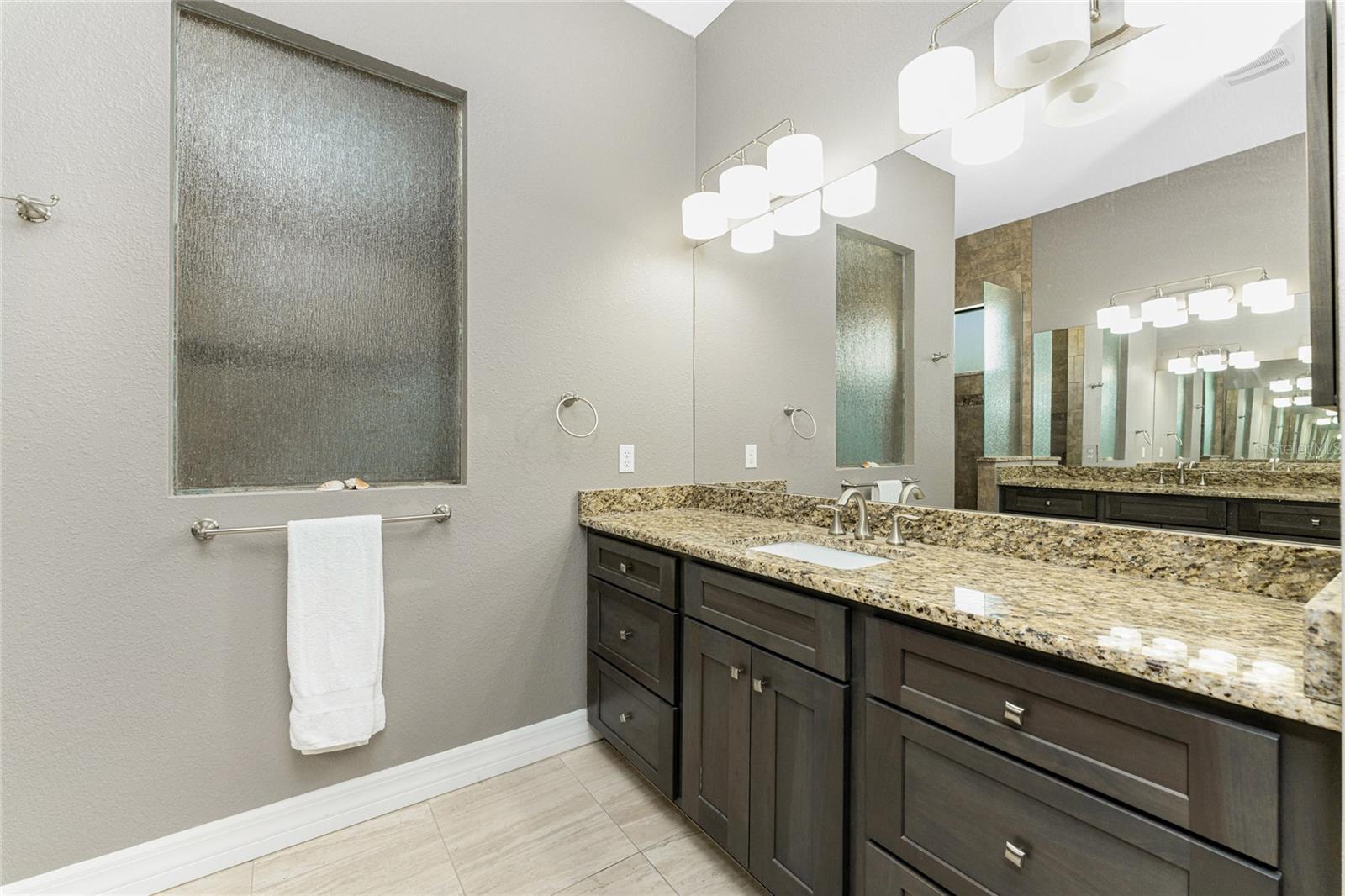 Image 25 of 72 For 174 Rotonda Boulevard E