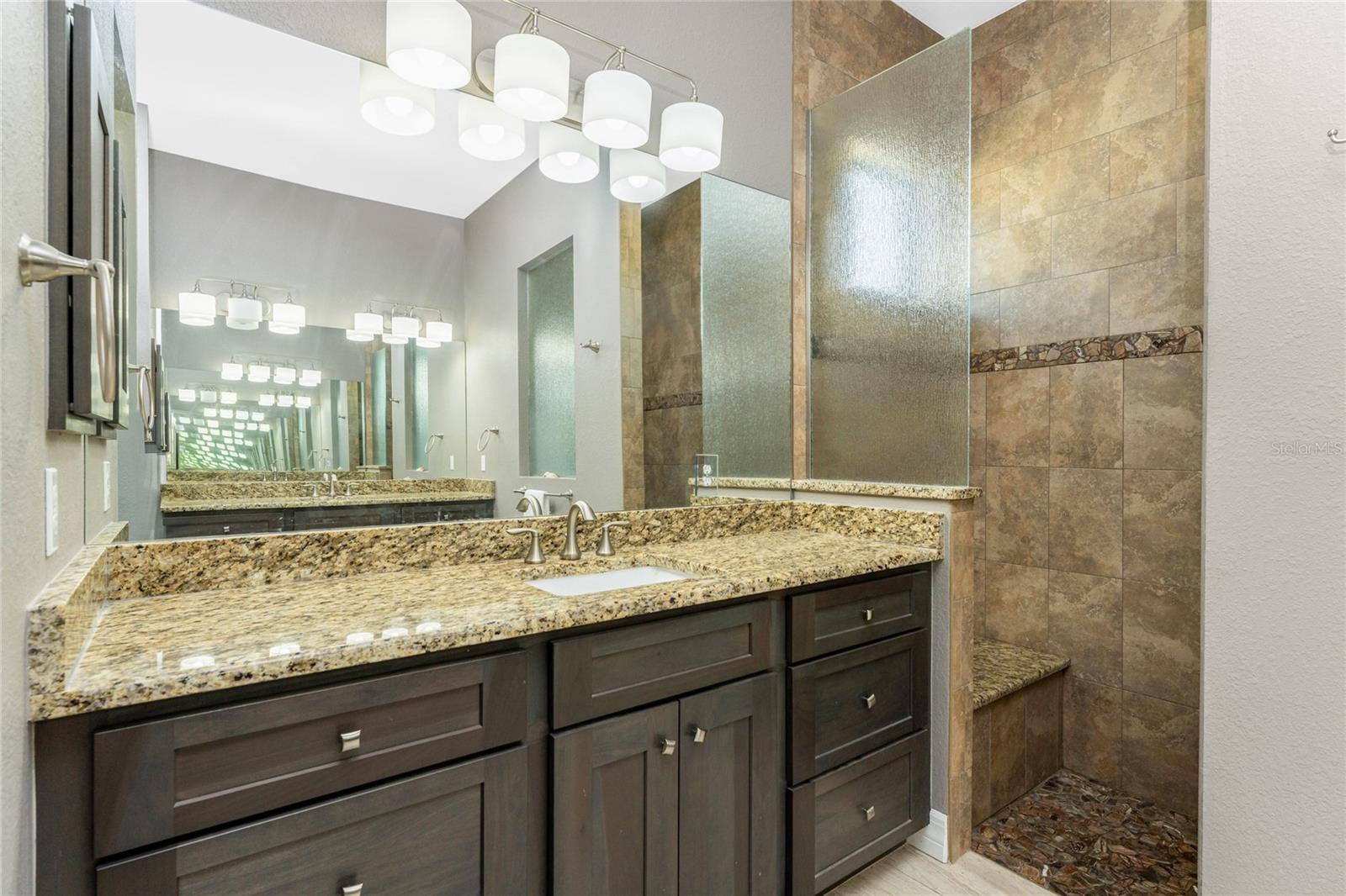 Image 26 of 72 For 174 Rotonda Boulevard E