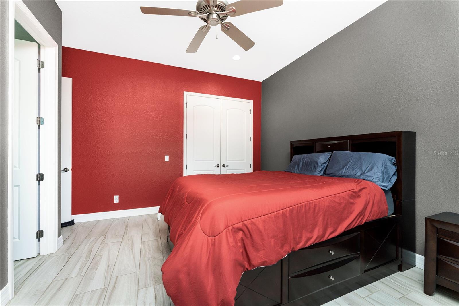 Image 28 of 72 For 174 Rotonda Boulevard E