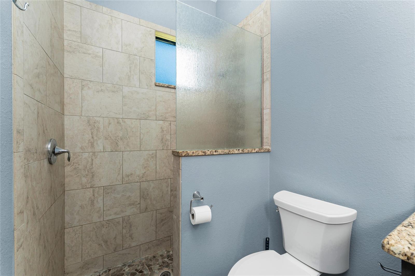 Image 30 of 72 For 174 Rotonda Boulevard E