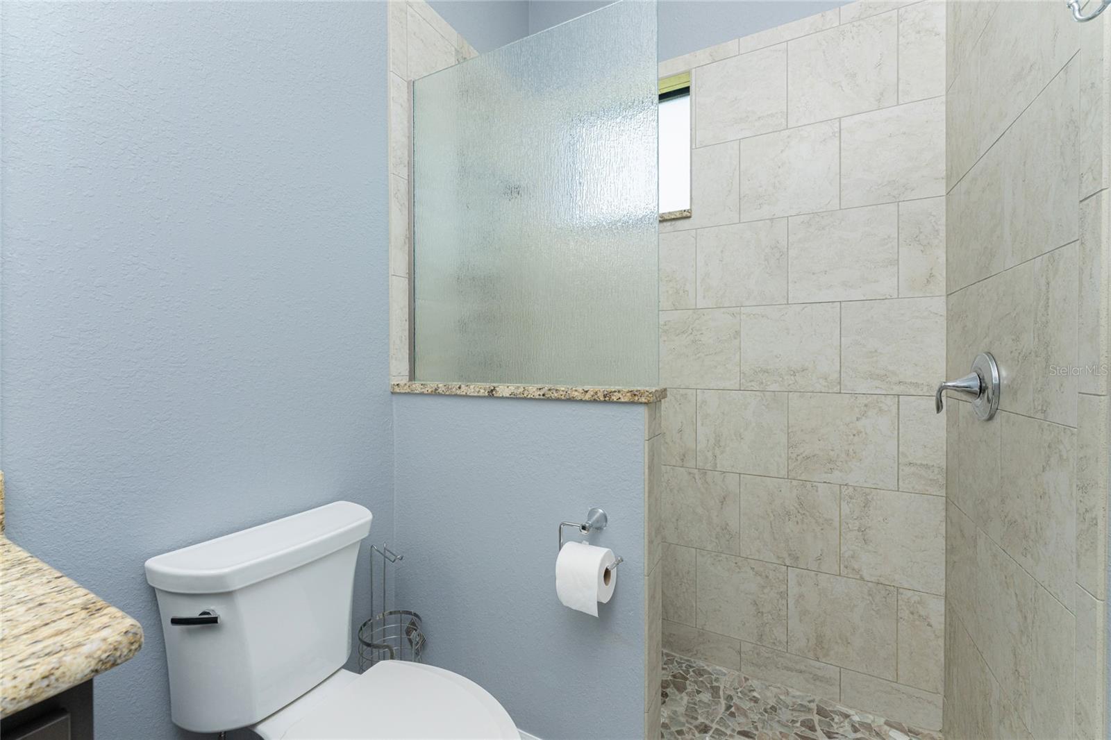 Image 34 of 72 For 174 Rotonda Boulevard E