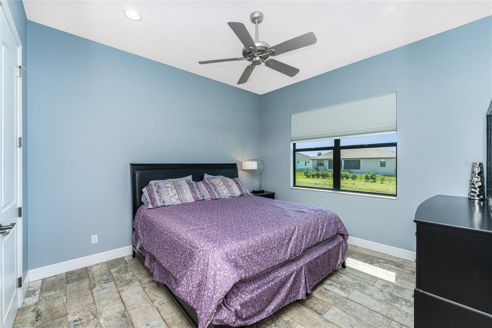 Image 36 of 72 For 174 Rotonda Boulevard E