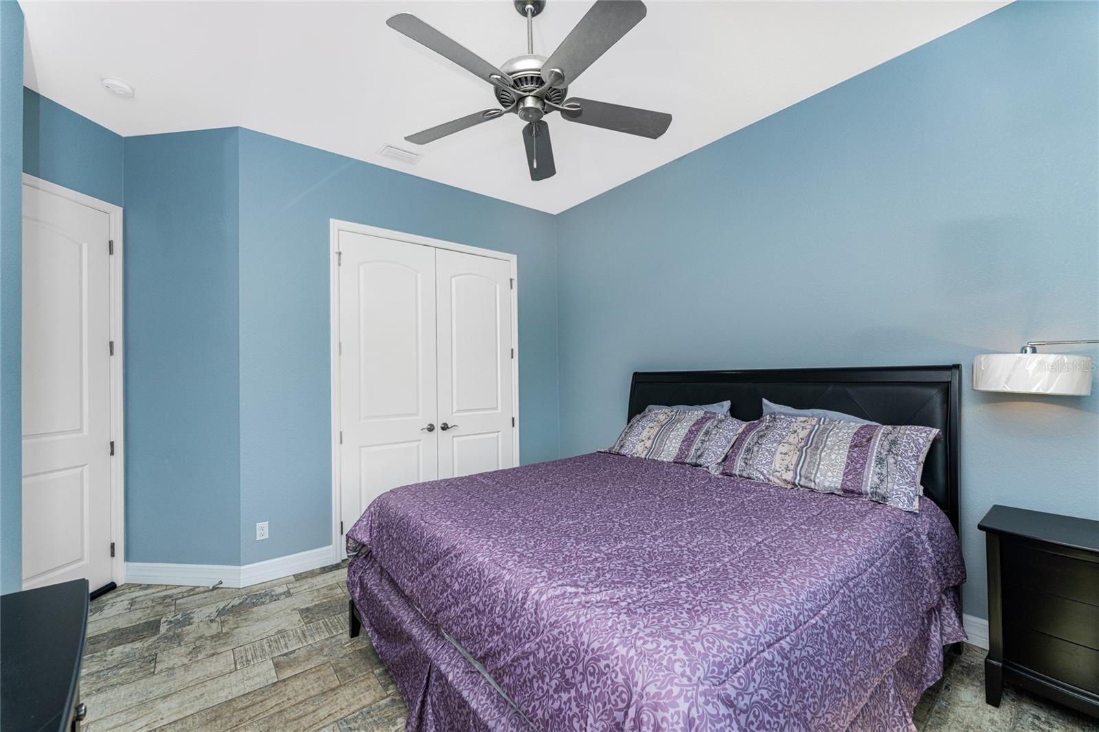 Image 37 of 72 For 174 Rotonda Boulevard E