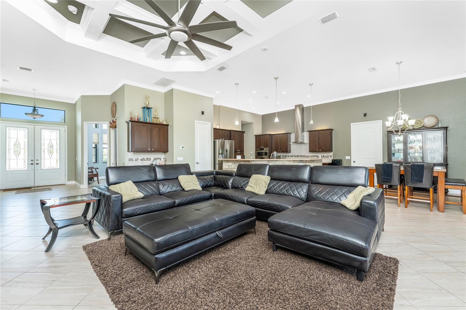 Image 4 of 72 For 174 Rotonda Boulevard E