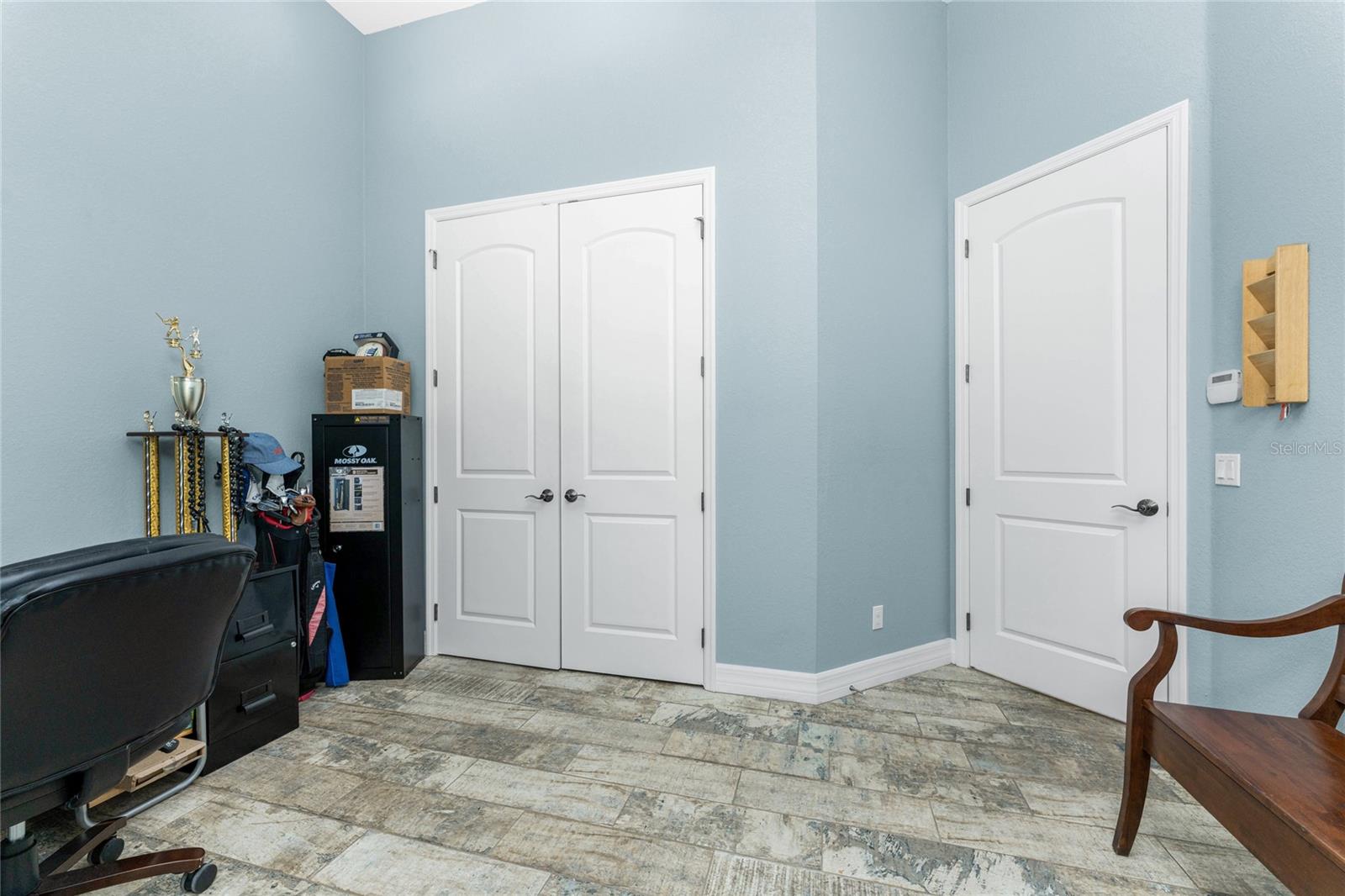 Image 42 of 72 For 174 Rotonda Boulevard E