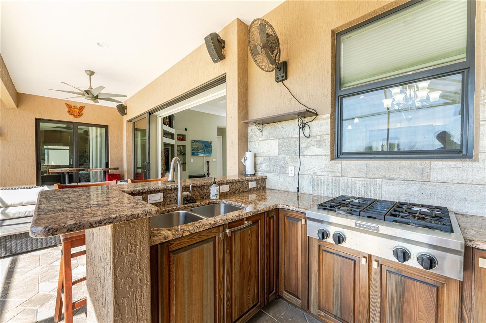 Image 52 of 72 For 174 Rotonda Boulevard E